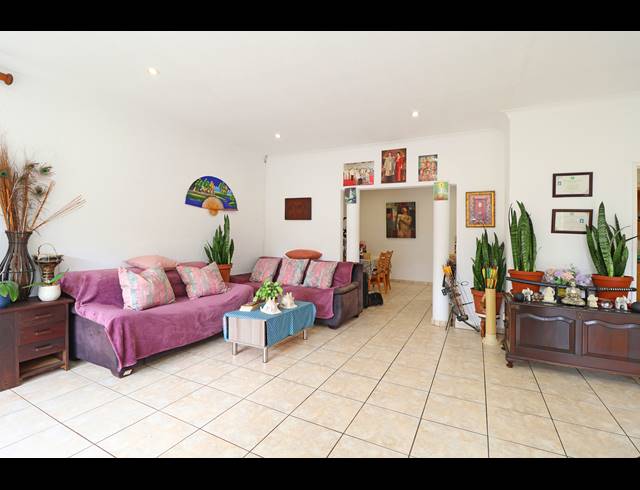 3 BEDROOM HOUSE FOR SALE IN BRAMLEY